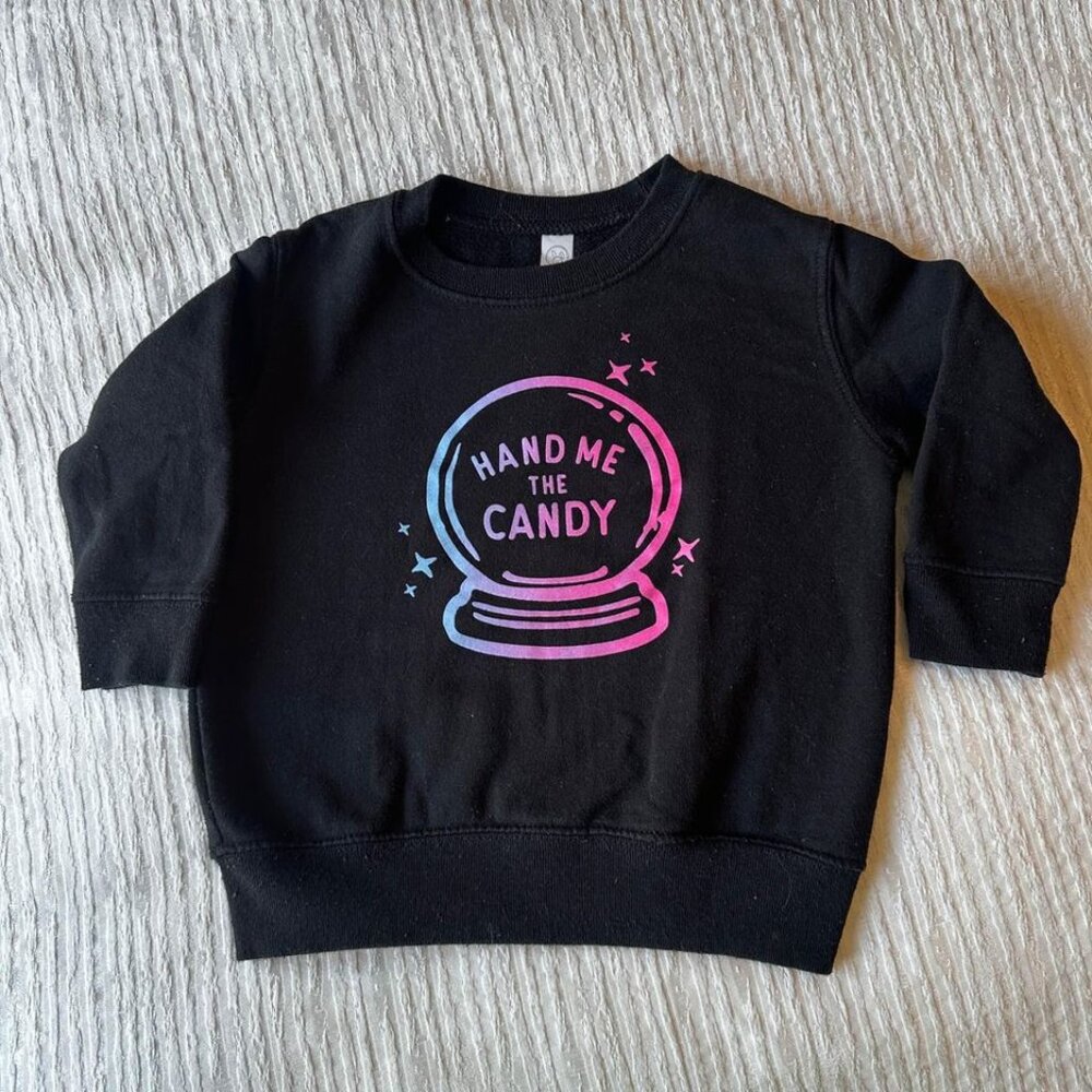 Halloween Sweatshirt- Hand me the candy - Size 3